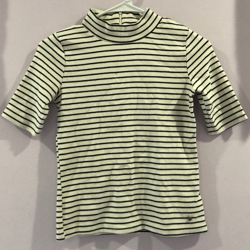Abercrombie & Fitch white mock neck tee